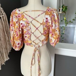 Altar’d State Gorgeous tie back crop top